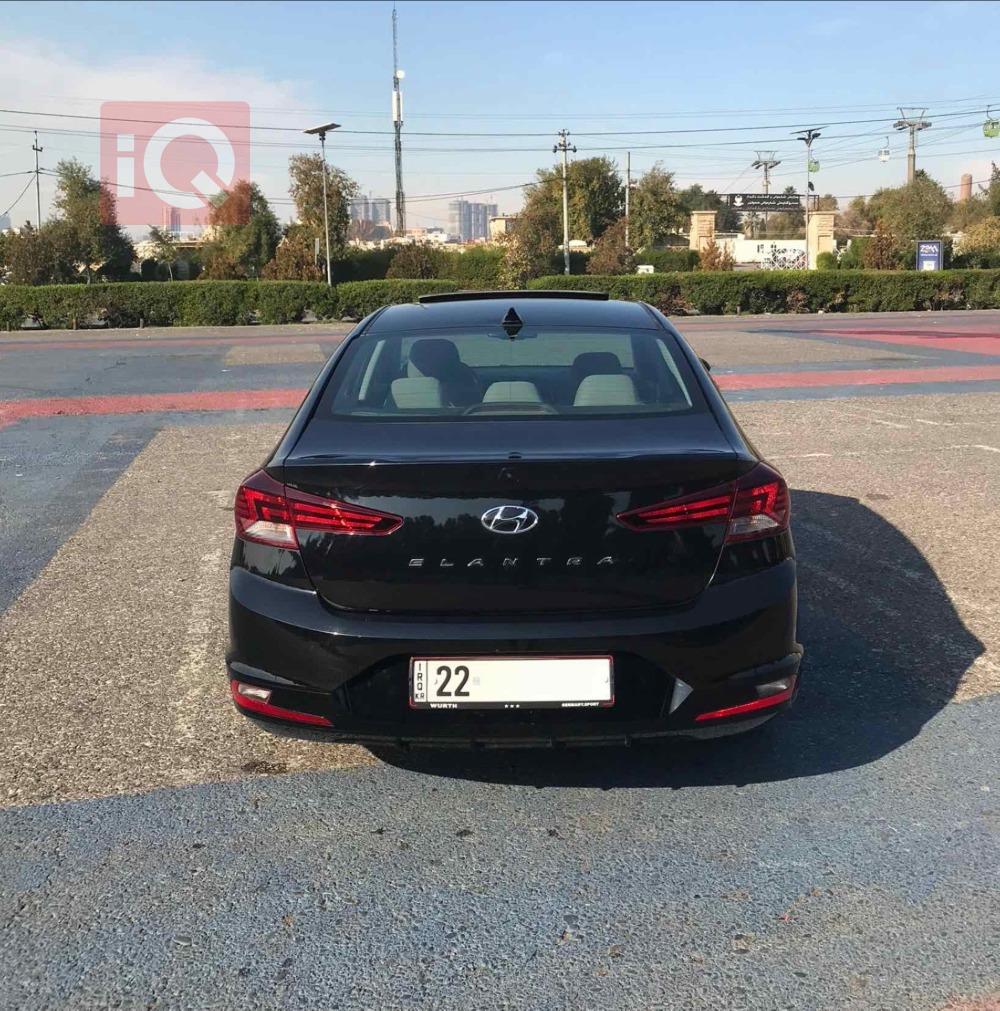 هیوندای ئەلەنترا
